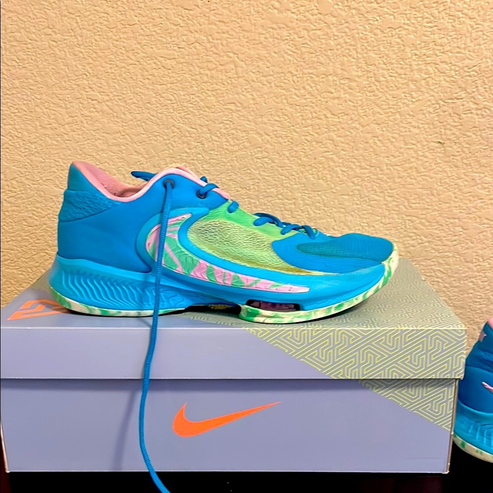 Gianna’s Zoom Freak 4s. Size 9.5. Nike Blue and Green Athletic Shoes